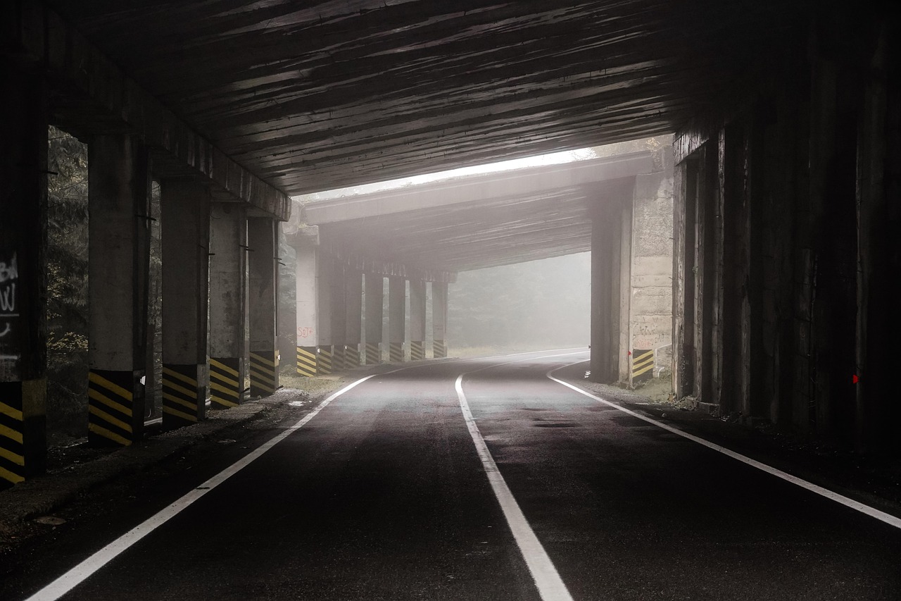 découvrez les plus belles routes panoramiques à parcourir en voiture : itinéraires pittoresques, points de vue spectaculaires et conseils pour rendre chaque trajet inoubliable.