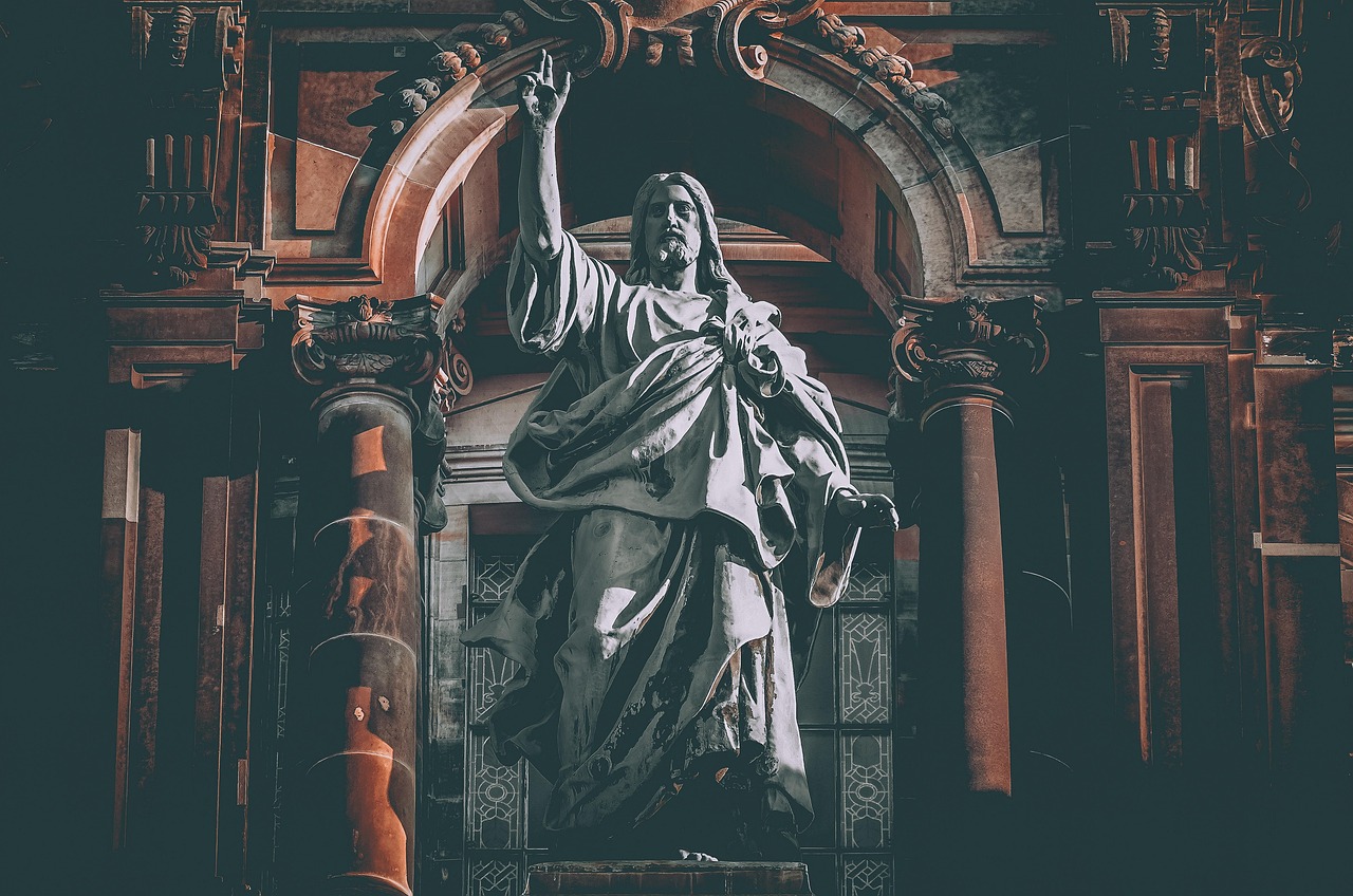 découvrez l'art sacré à travers les âges : histoire, styles et œuvres emblématiques qui révèlent la spiritualité dans l'art religieux, du classique au contemporain.