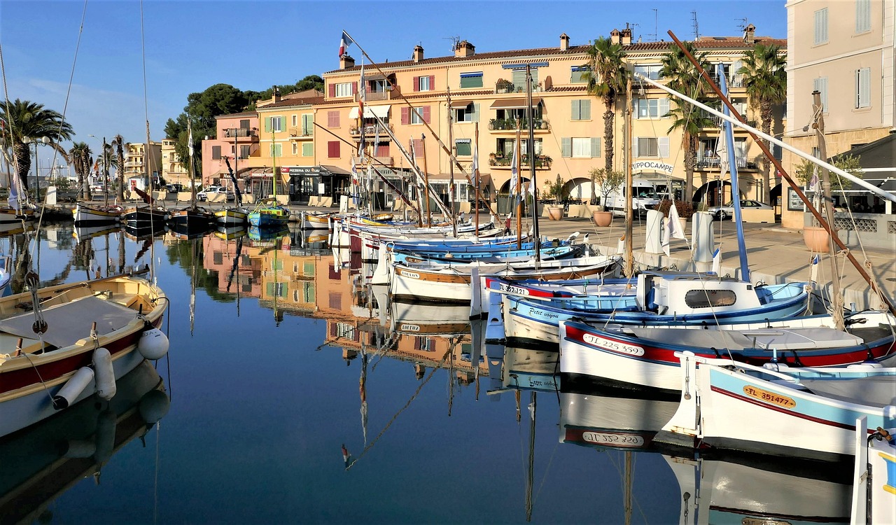 découvrez la côte d'azur, une destination de rêve en france réputée pour ses plages ensoleillées, ses villes glamour comme nice et cannes, sa gastronomie raffinée et ses paysages méditerranéens à couper le souffle.