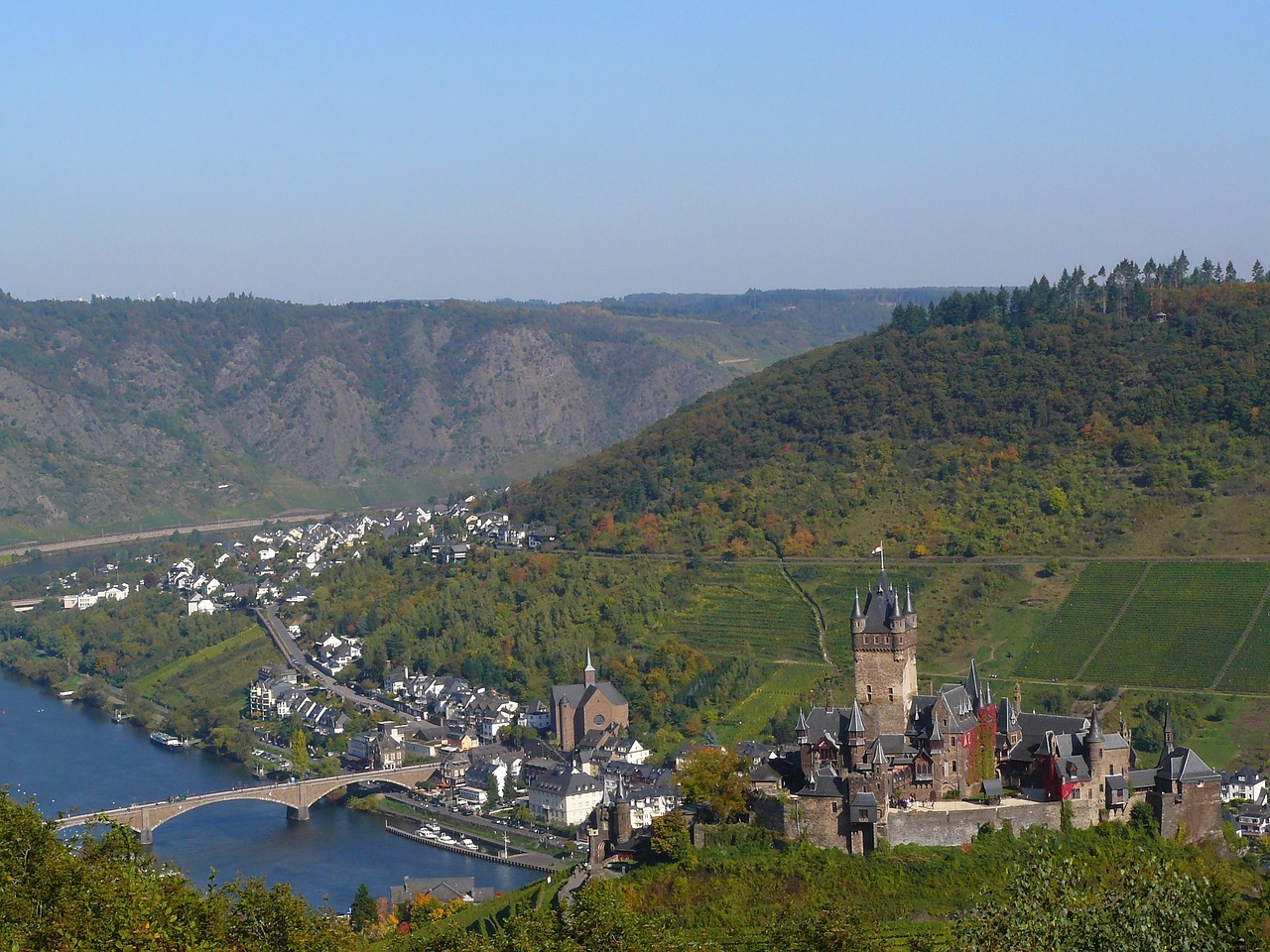 découvrez les attractions locales incontournables et profitez d'expériences uniques près de chez vous.