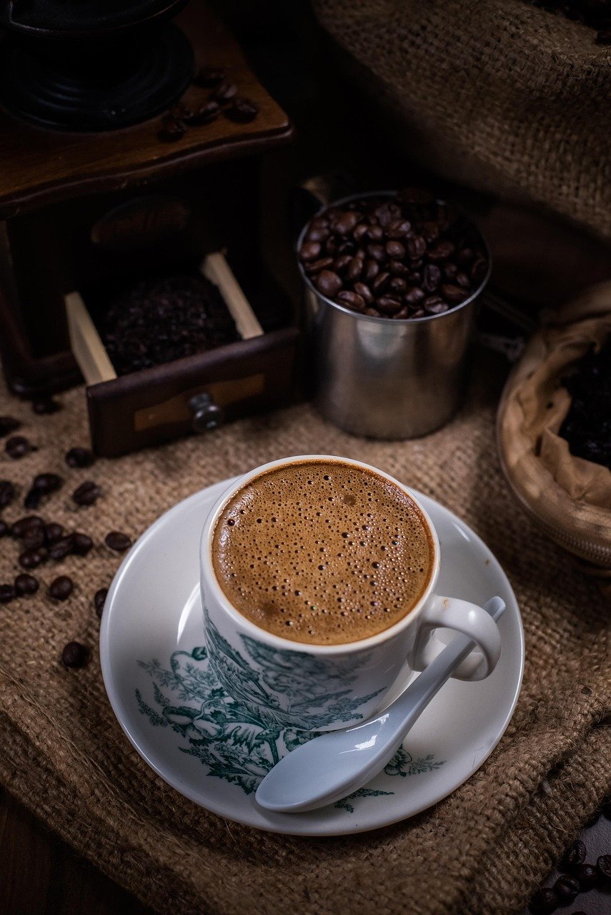 découvrez l'univers fascinant de la culture du café, où tradition et innovation se rencontrent. explorez les origines du café, les méthodes de préparation variées et les rituels associés à cette boisson prisée à travers le monde.
