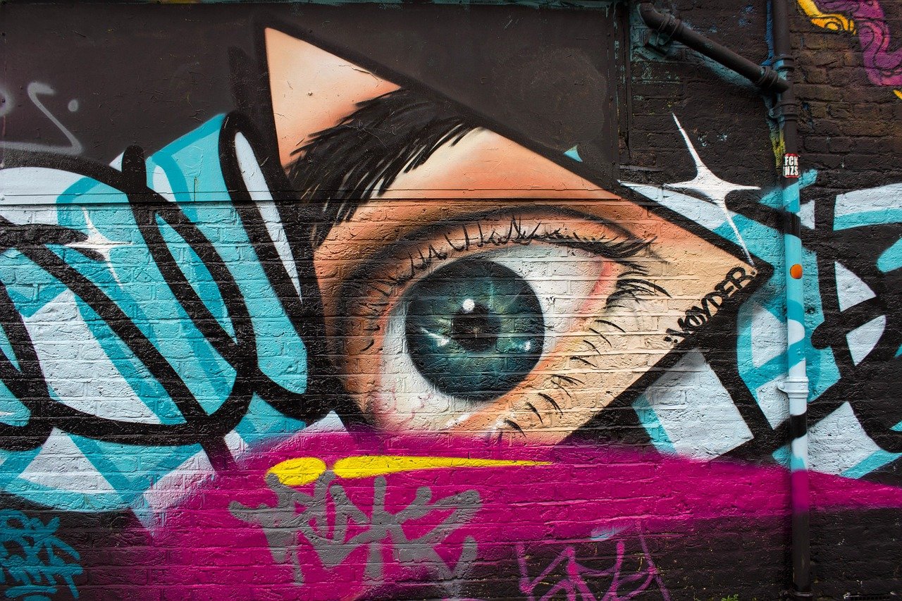 découvrez l'univers captivant du street art, une forme d'expression artistique qui transforme les espaces urbains en galeries à ciel ouvert. plongez dans les créations des artistes de rue et explorez les messages puissants qu'ils véhiculent à travers leurs œuvres colorées.