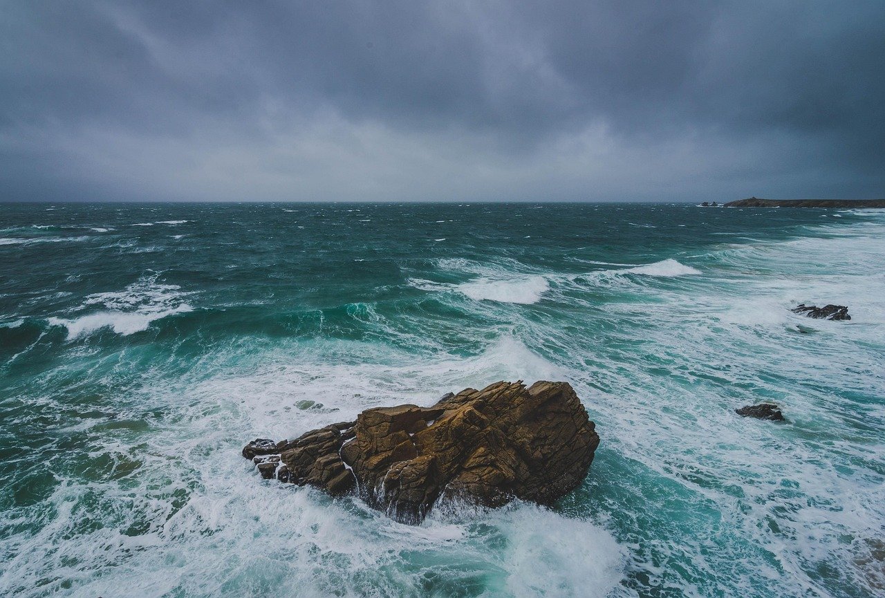 découvrez la bretagne, une région fascinante de france connue pour ses paysages côtiers grandioses, sa culture celtique authentique et ses spécialités culinaires. explorez ses villes pittoresques, ses légendes et ses traditions uniques.