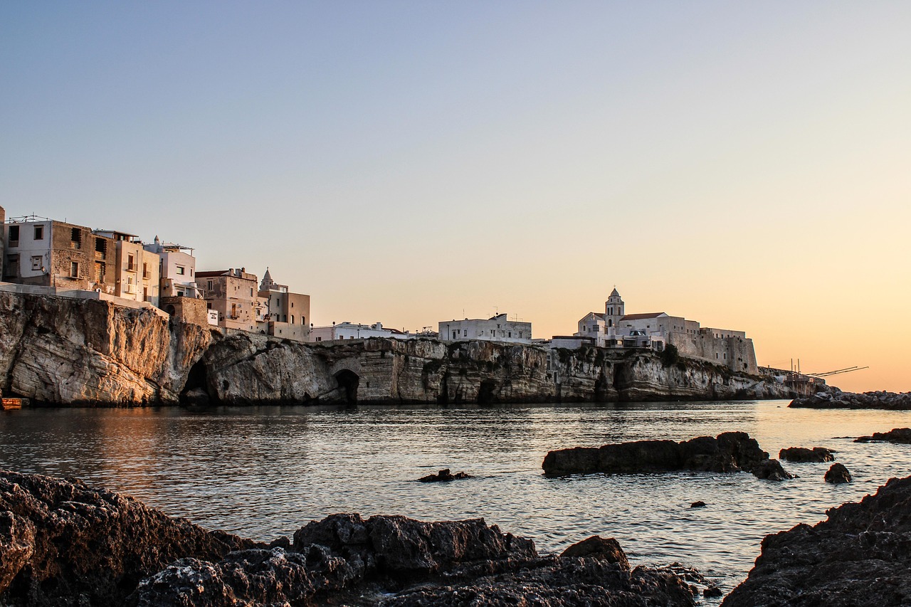 découvrez les meilleurs hôtels en pouilles pour des vacances inoubliables en italie : hébergements de charme, services de qualité et emplacements exceptionnels. réservez votre hôtel à puglia dès maintenant !