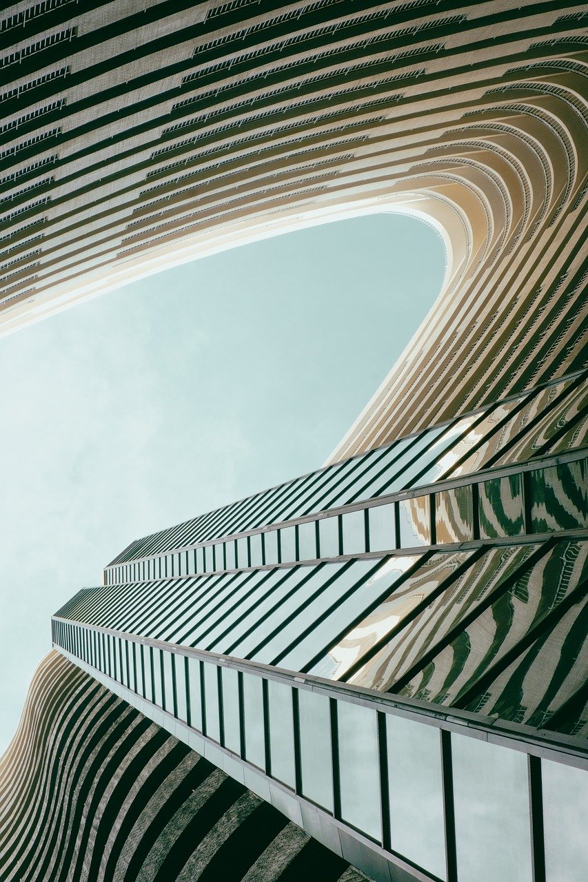 découvrez l'élégance intemporelle de l'architecture traditionnelle, un art qui allie esthétique et fonctionnalité, reflétant les cultures et les traditions des civilisations à travers le temps.
