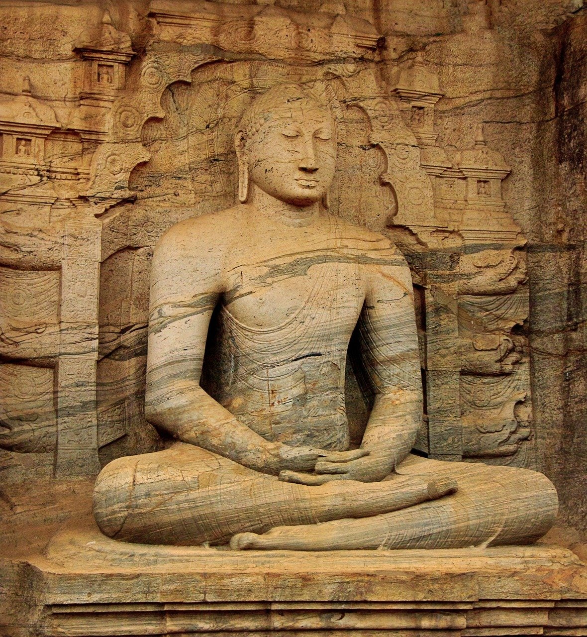 découvrez le sri lanka, une île paradisiaque riche en culture, paysages époustouflants et biodiversité. des plages dorées aux plantations de thé verdoyantes, explorez les trésors cachés de cette destination unique en asie du sud.
