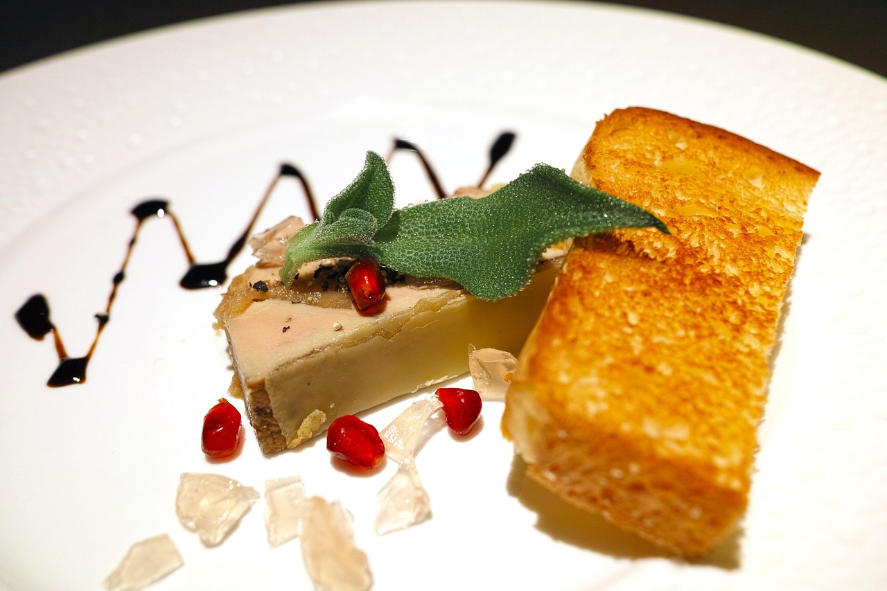 découvrez la cuisine française : ses recettes authentiques, ses saveurs raffinées et ses traditions culinaires. explorez les plats emblématiques et les secrets des chefs pour réussir votre expérience gastronomique française.
