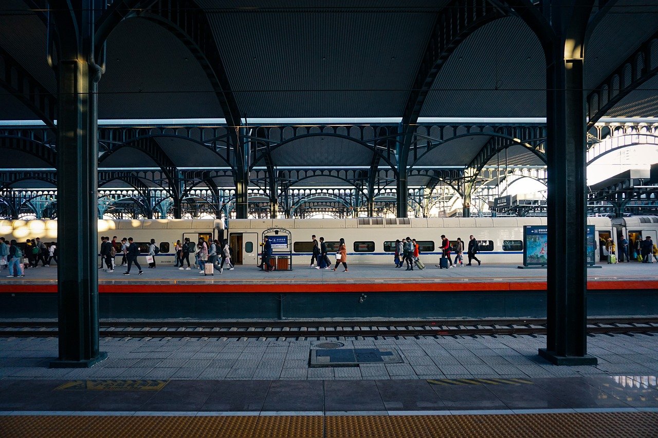 découvrez des voyages en train pittoresques à travers des paysages à couper le souffle. embarquez pour une aventure inoubliable, où chaque virage révèle des panoramas époustouflants et des expériences immersives en pleine nature.