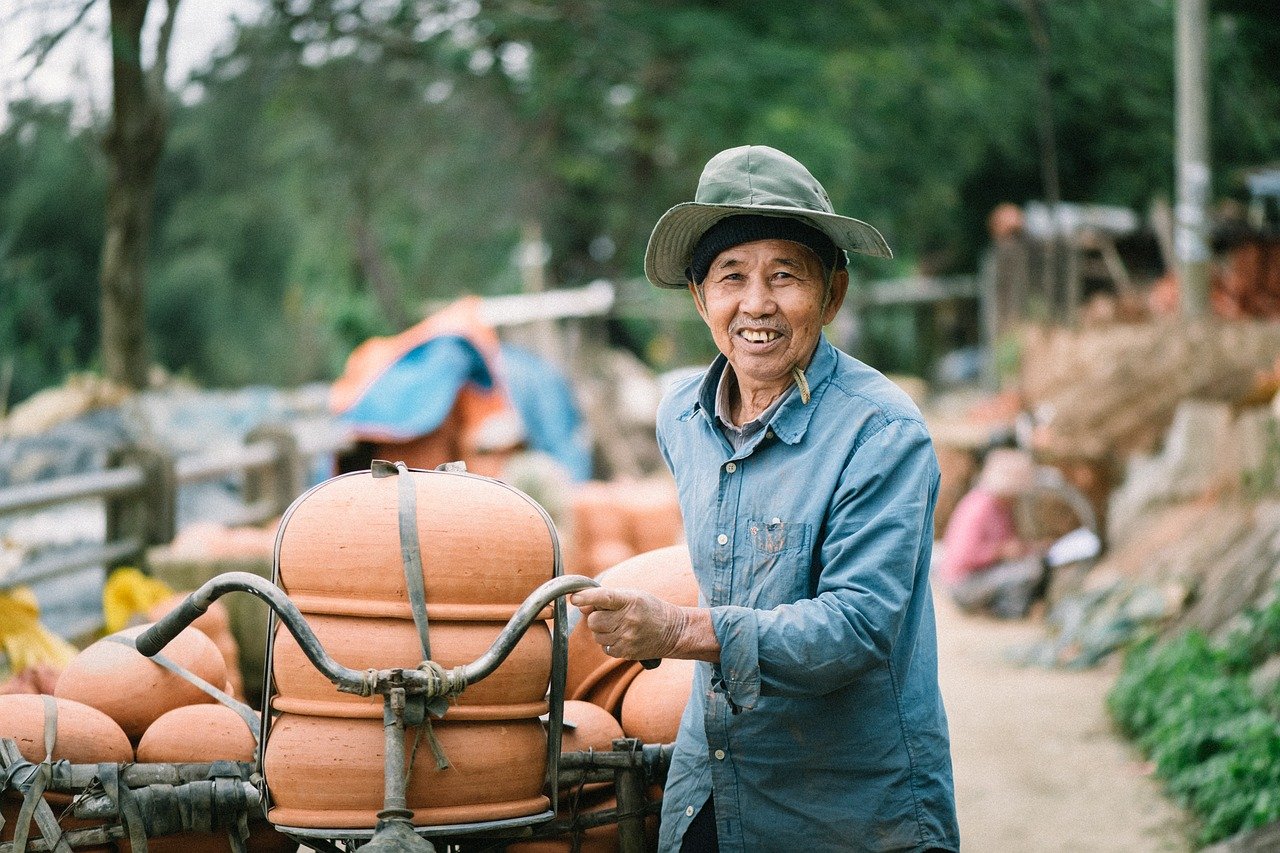 découvrez l'artisanat local : un savoir-faire unique, des matériaux de qualité et des créations authentiques qui racontent l'histoire de notre région. plongez dans l'univers des artisans passionnés qui redonnent vie aux traditions tout en innovant.