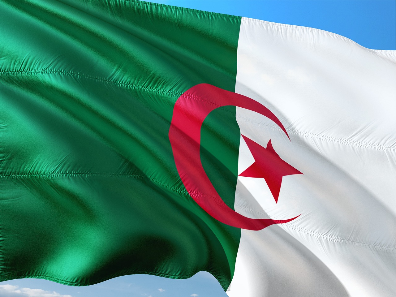 découvrez le guide de voyage complet pour l'algérie : conseils pratiques, sites incontournables, culture locale et astuces pour un séjour inoubliable.