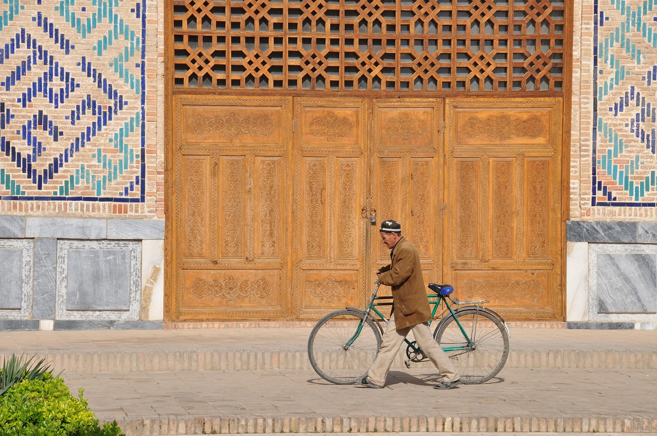 découvrez l'ouzbékistan, un pays d’asie centrale riche en histoire et en culture. partez à la rencontre de ses villes mythiques, de ses paysages grandioses et de son patrimoine unique le long de la légendaire route de la soie.