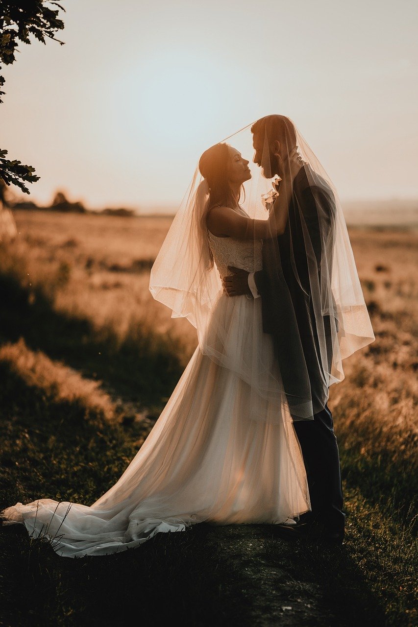 découvrez les traditions de mariage à travers le monde, des coutumes ancestrales aux rituels modernes, et inspirez-vous pour célébrer votre amour de manière unique et mémorable.