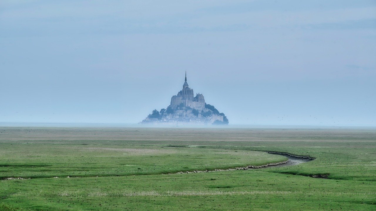 découvrez l'héritage culturel, historique et artistique qui façonne notre identité. plongez dans un voyage à travers le temps et explorez les trésors du passé qui enrichissent notre présent.