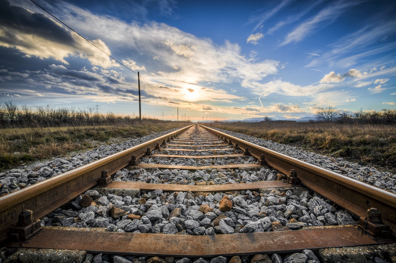 découvrez tout sur le rail : actualités, innovations, infrastructures, sécurité et développement durable. suivez les évolutions du transport ferroviaire en france et dans le monde.