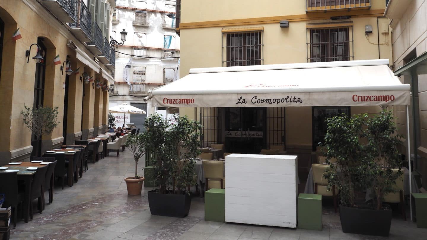 La Cosmopolita
