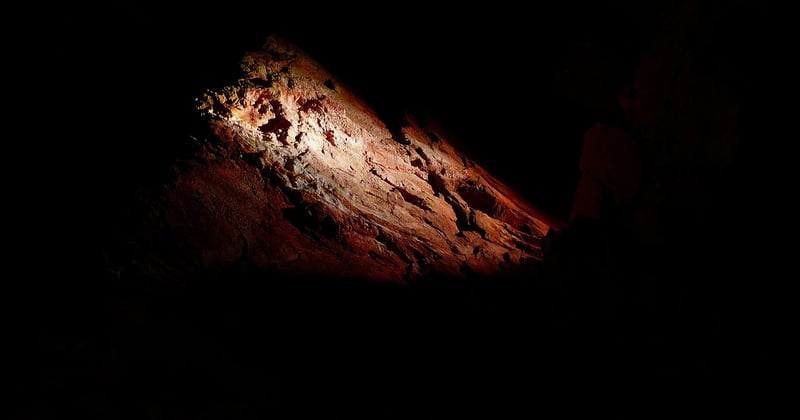 Visitez la grotte de Foissac : un voyage préhistorique inoubliable en famille