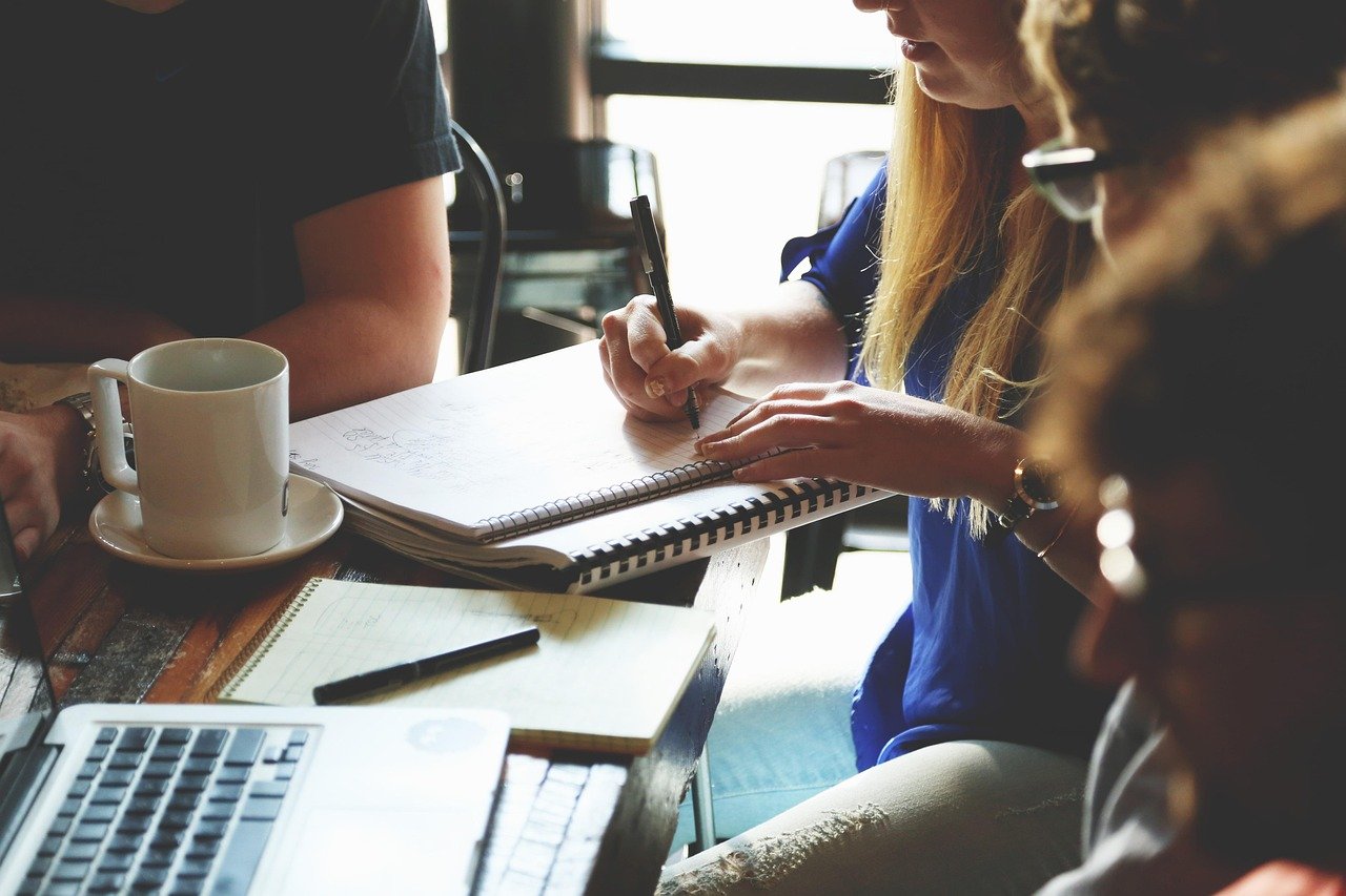 Équipes dynamiques : La force des collaborations au cœur de la région