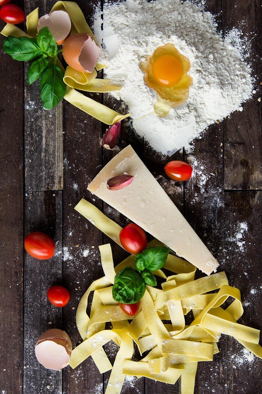 Évasion en terre niçoise : découverte des délices et traditions culinaires à travers un voyage de presse italien