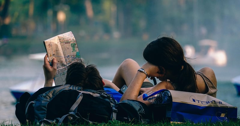 Week-end au camping entre amis : préparer un sac léger