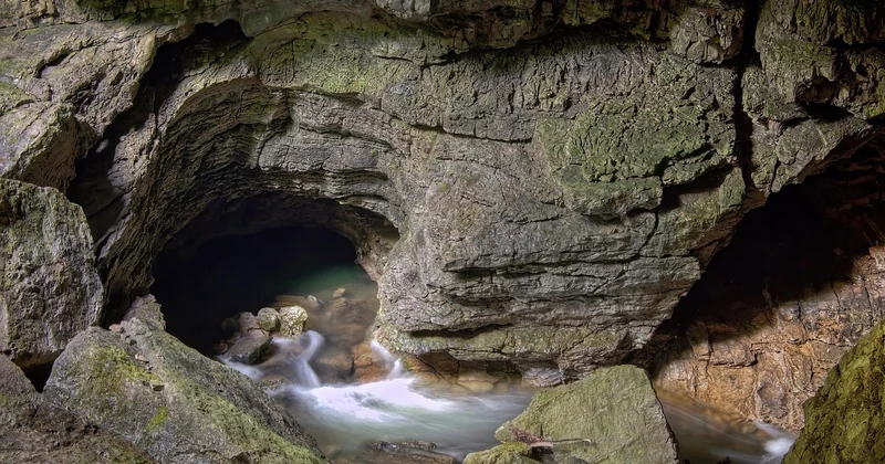 La rivière souterraine : le cœur battant de Foissac