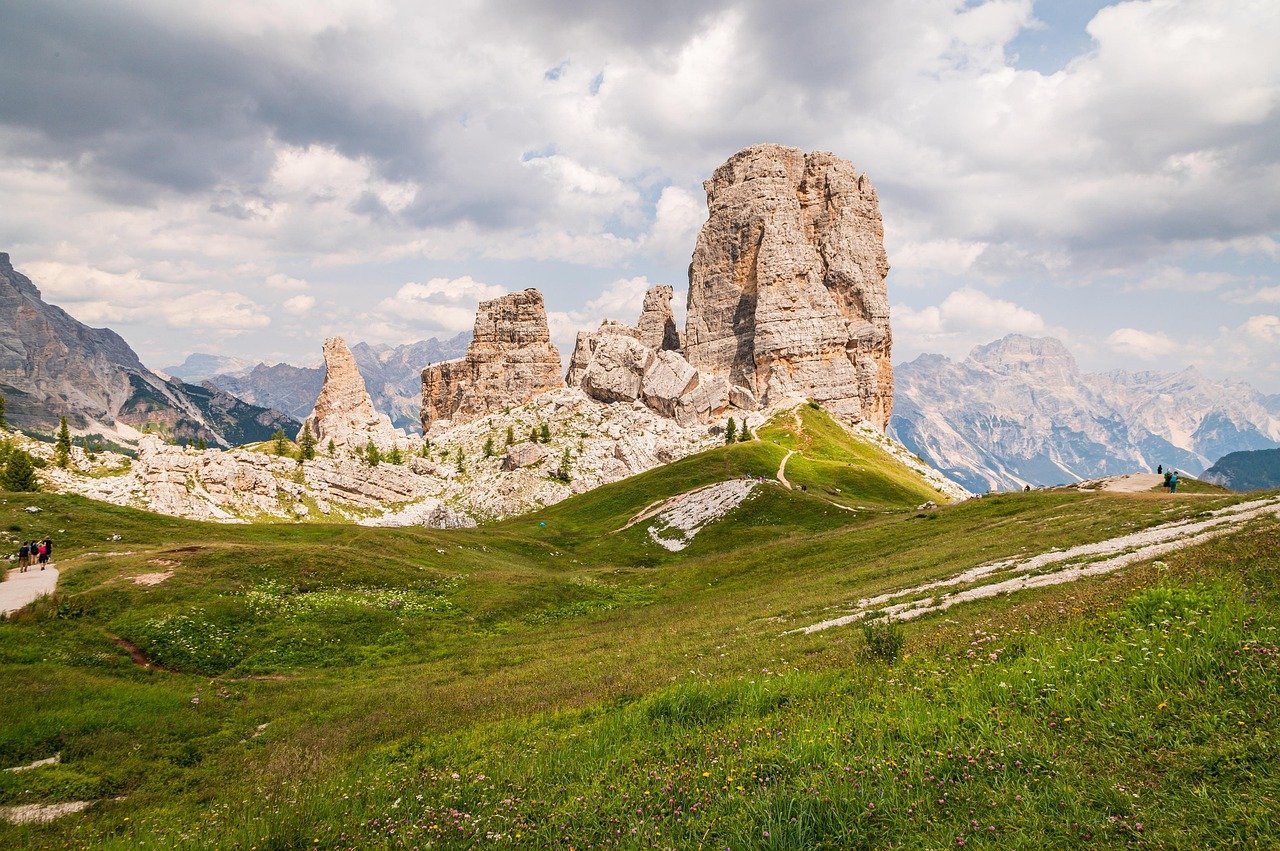 Montagnes majestueuses : les secrets de la nature au cœur de notre région