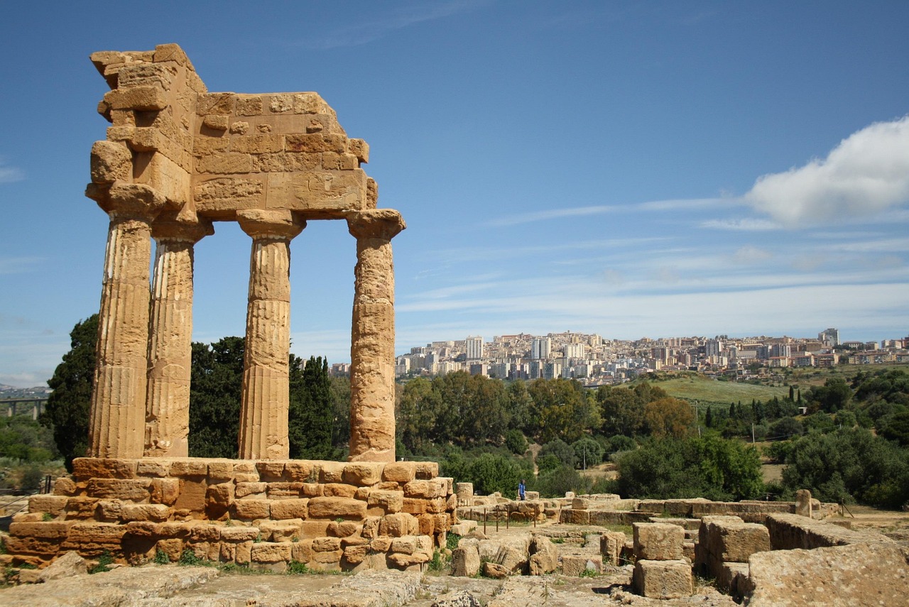 Découvrez cette ville sicilienne unique et dynamique qui s’annonce comme la destination incontournable de l’Italie en 2025 !