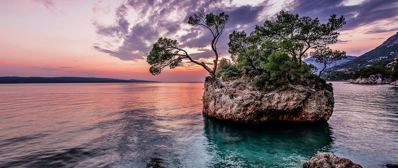 découvrez la destination de vacances idéale pour échapper à la routine quotidienne. que vous recherchiez des plages ensoleillées, des montagnes majestueuses ou des villes vibrantes, trouvez l'endroit parfait pour des souvenirs inoubliables.