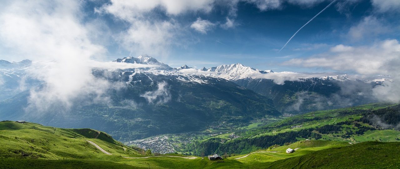 découvrez le voyage d'aventure, une expérience unique qui vous plonge au cœur de la nature et des sensations fortes. partez à la conquête de paysages époustouflants, explorez des cultures fascinantes et vivez des moments inoubliables au gré de vos découvertes. préparez-vous à sortir de votre zone de confort et à créer des souvenirs mémorables.