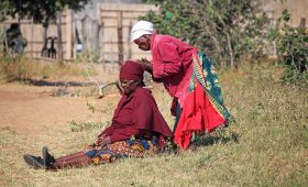 découvrez les coutumes locales fascinantes qui enrichissent votre expérience de voyage. plongez dans les traditions, les rituels et les pratiques culturelles uniques qui façonnent la vie communautaire à travers le monde.