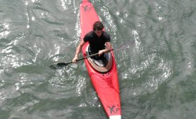 découvrez les plaisirs du canoë-kayak, une activité nautique captivante idéale pour explorer des rivières, des lacs et la nature. que vous soyez débutant ou expert, vivez des aventures inoubliables sur l'eau tout en renforçant votre lien avec l'environnement.