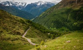 découvrez le monde à travers le prisme des cultures. ce guide de voyage culturel vous emmène à la rencontre des traditions, des cuisines et des histoires locales, pour une expérience enrichissante et authentique. voyagez autrement et plongez au cœur de la diversité culturelle.