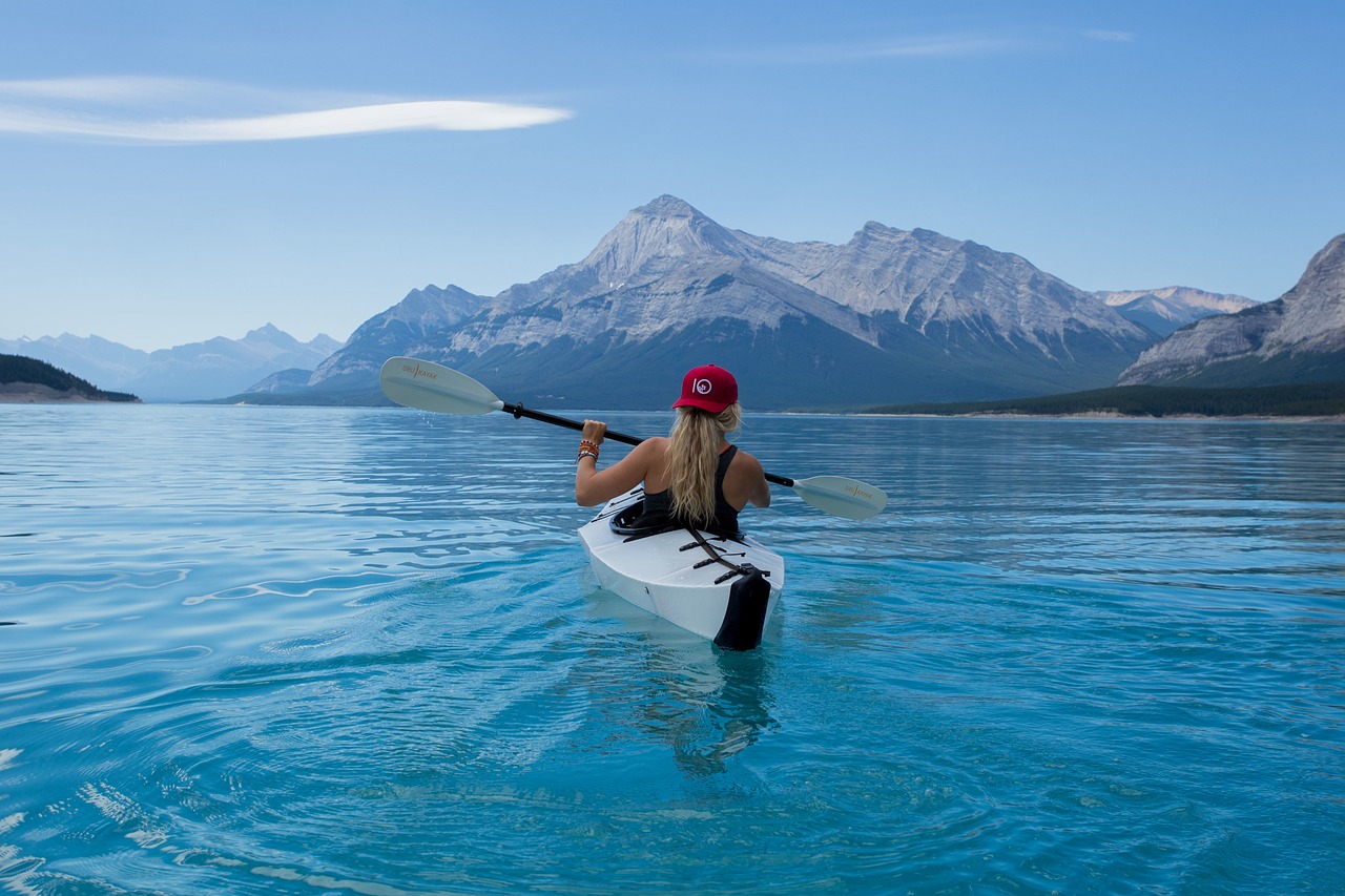 découvrez l'univers captivant des micro-aventures : des escapades courtes et accessibles pour s'évader de la routine quotidienne. partez à la rencontre de la nature, explorez des endroits inexplorés et vivez des moments authentiques sans nécessiter de grands déplacements. transformez votre quotidien en une série de petites aventures mémorables!