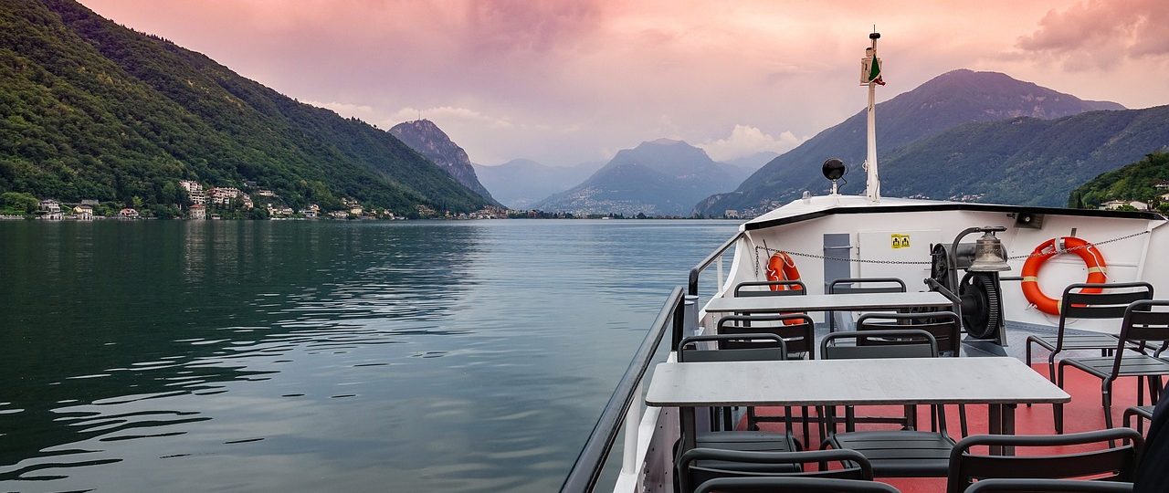 découvrez lugano, une charmante ville suisse au bord du lac, réputée pour son climat doux, ses magnifiques paysages alpins et sa culture vibrante. explorez ses parcs luxuriants, savourez une cuisine délicieuse et appréciez l'architecture italienne typique.