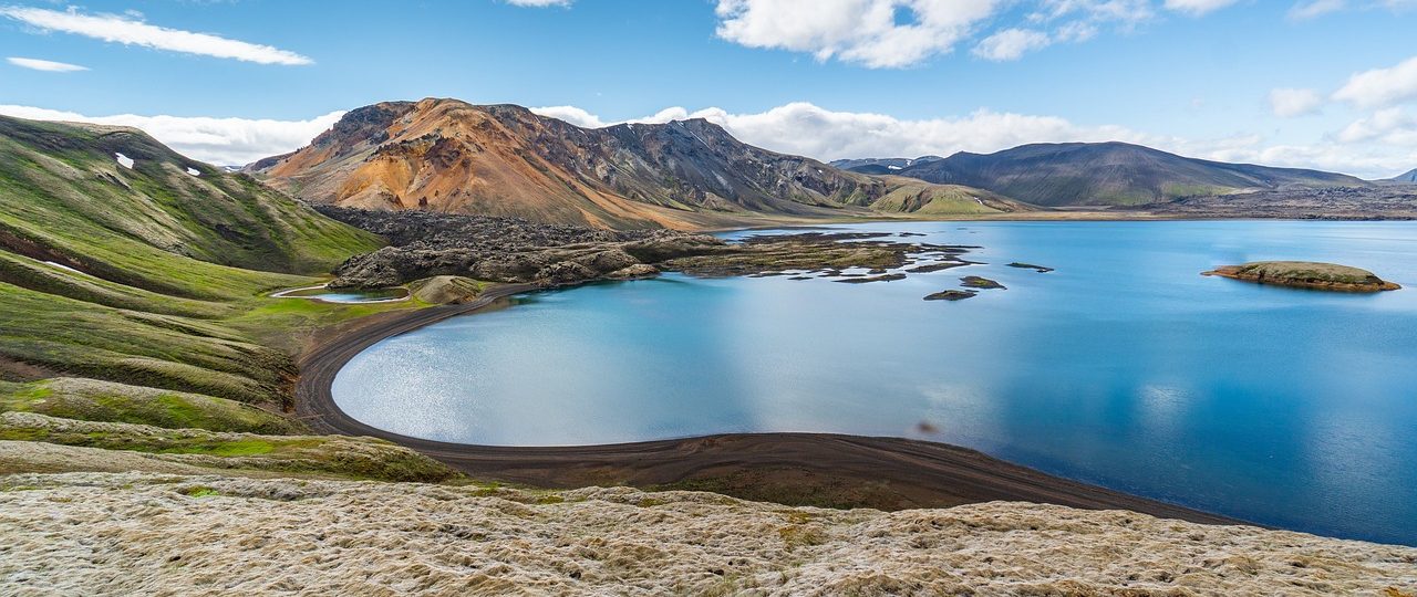 découvrez les destinations incontournables à travers le monde, des plages paradisiaques aux montagnes majestueuses. explorez des cultures uniques et vivez des aventures inoubliables dans les endroits les plus fascinants.