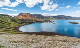 découvrez les destinations incontournables à travers le monde, des plages paradisiaques aux montagnes majestueuses. explorez des cultures uniques et vivez des aventures inoubliables dans les endroits les plus fascinants.