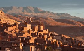 découvrez l'univers fascinant de la casbah, un symbole emblématique de l'architecture méditerranéenne, où l'histoire se mêle à la culture. explorez ses ruelles pittoresques, ses maisons traditionnelles et plongez dans l'ambiance authentique de ce quartier historique.