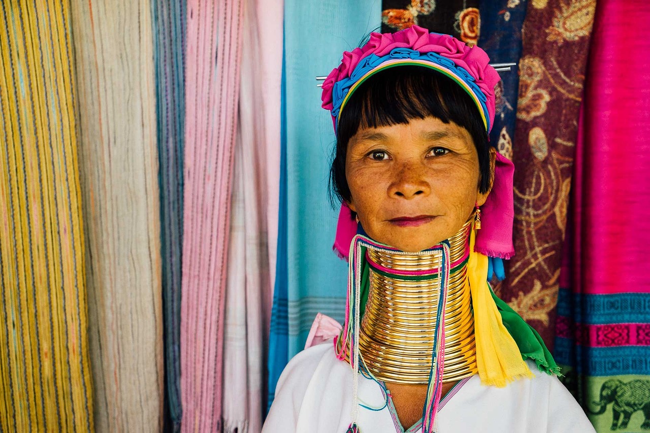 découvrez la beauté envoûtante de la thaïlande, un pays riche en culture, plages paradisiaques, gastronomies savoureuses et temples majestueux. explorez les merveilles naturelles et l'hospitalité chaleureuse qui font de la thaïlande une destination incontournable pour les voyageurs du monde entier.