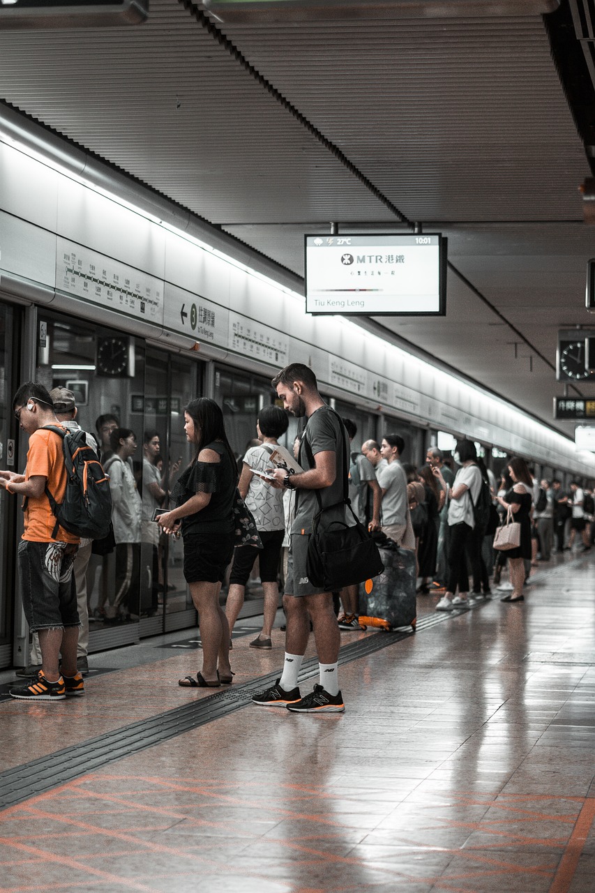 découvrez les bienfaits du voyage en train : confort, paysages à couper le souffle et un impact environnemental réduit. explorez des destinations fascinantes tout en profitant d'un trajet relaxant à bord de trains modernes.