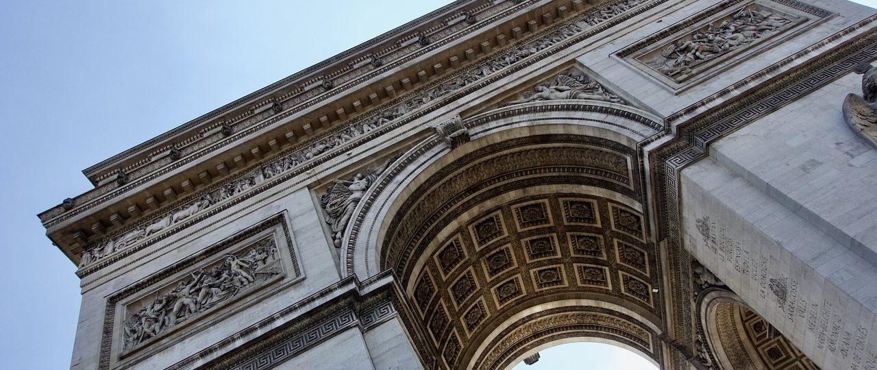 découvrez les monuments historiques qui témoignent du riche patrimoine culturel à travers les âges. explorez leur architecture fascinante, leur histoire captivante et l'impact qu'ils ont eu sur notre société.