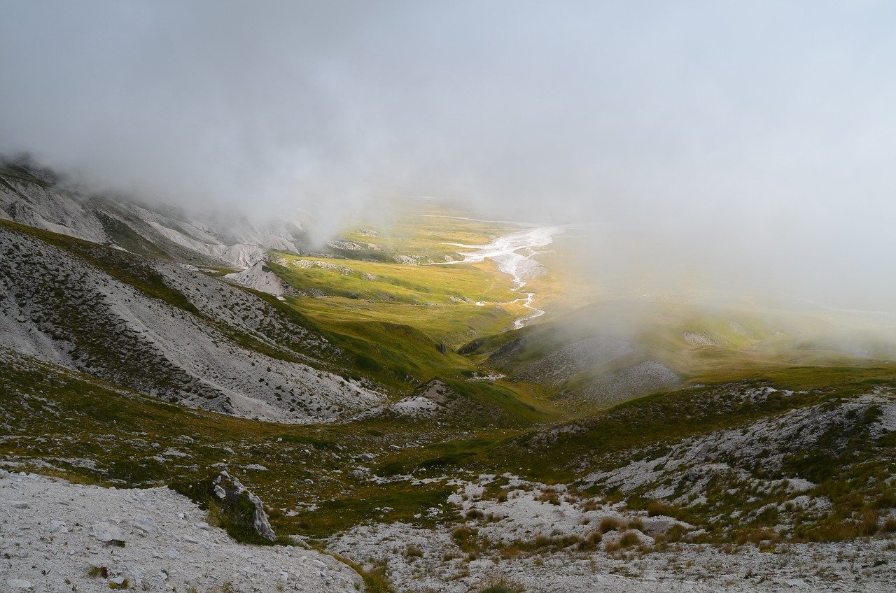 découvrez des activités de montagne passionnantes pour tous les niveaux : randonnée, escalade, ski et bien plus encore. évadez-vous dans la nature et vivez des expériences inoubliables en pleine montagne.