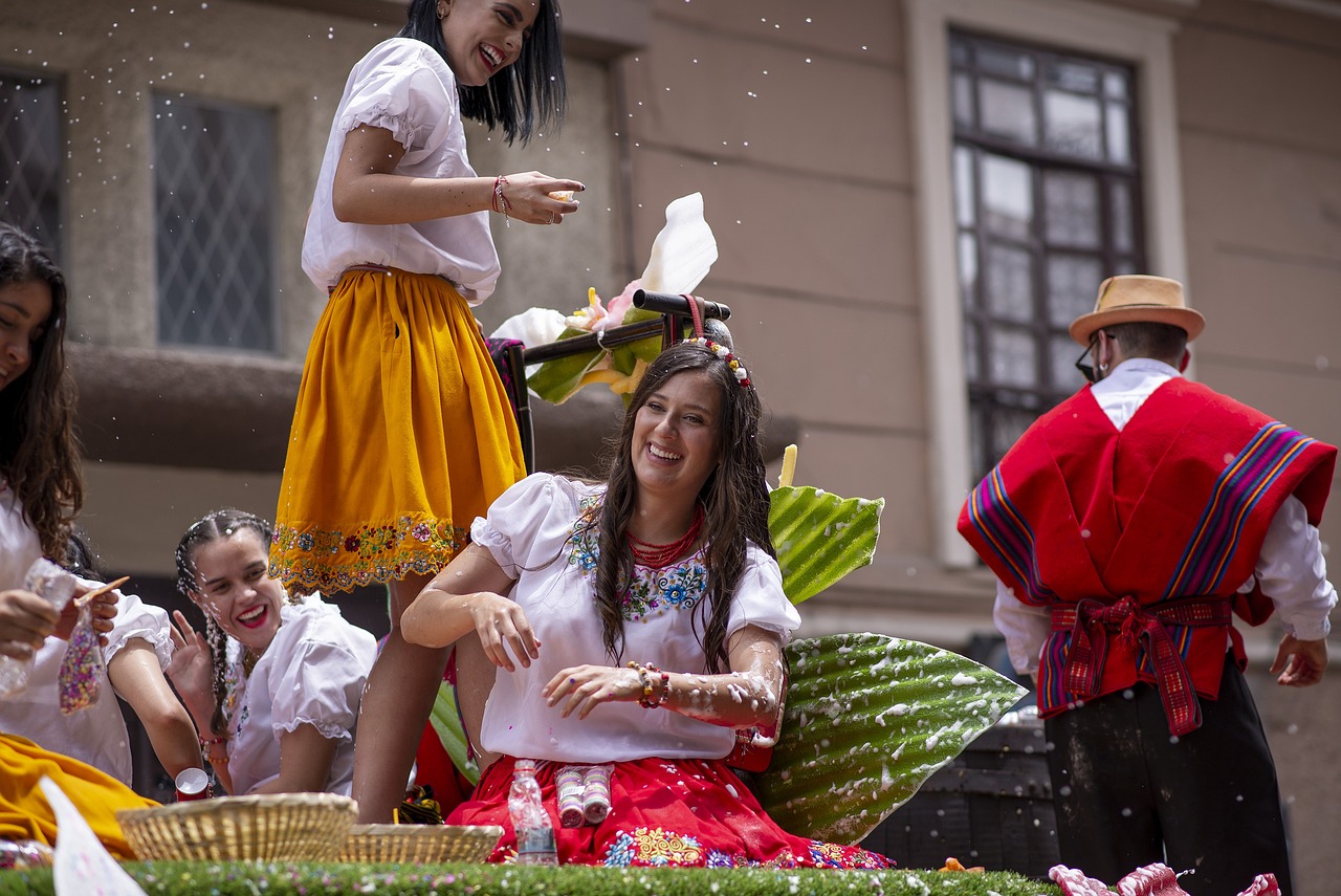 découvrez l'effervescence du carnaval de nice, un festival coloré où parades éblouissantes, costumes fascinants et spectacles envoûtants se combinent pour offrir une expérience inoubliable sous le soleil de la côte d'azur.