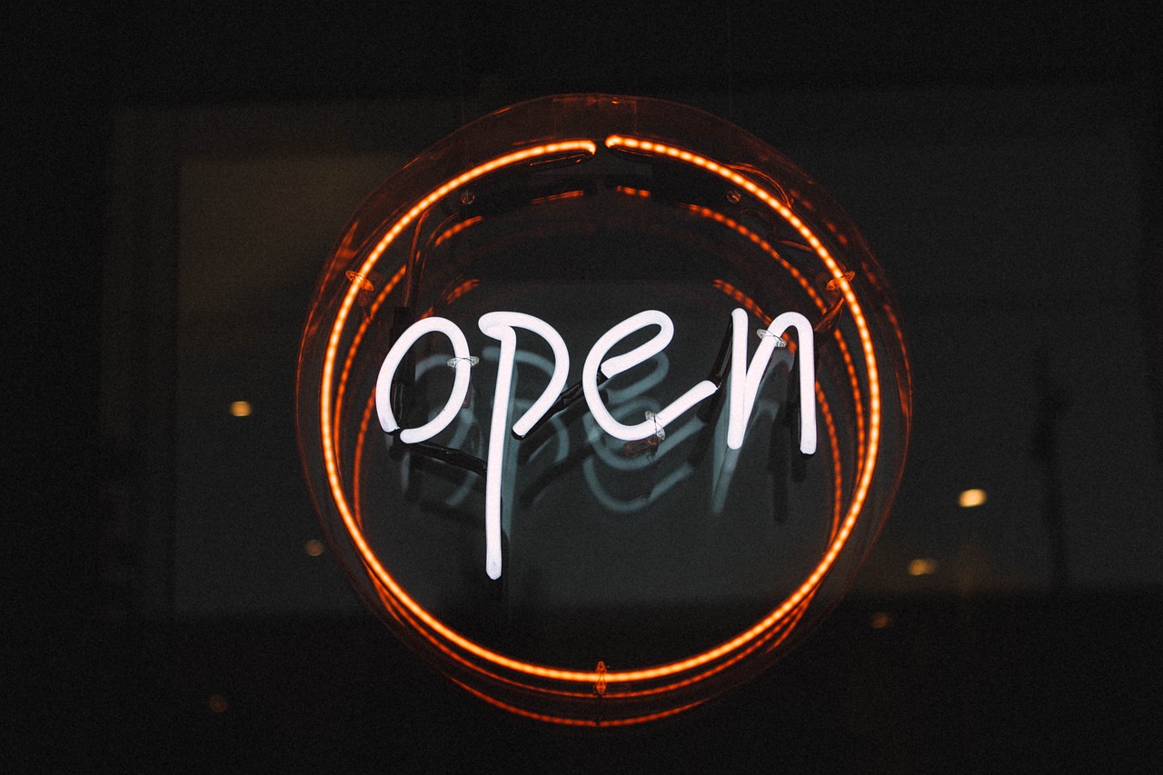 découvrez l'open kitchen, un concept moderne qui transforme votre espace de cuisine en un lieu convivial et esthétique, favorisant l'interaction et la créativité culinaire.
