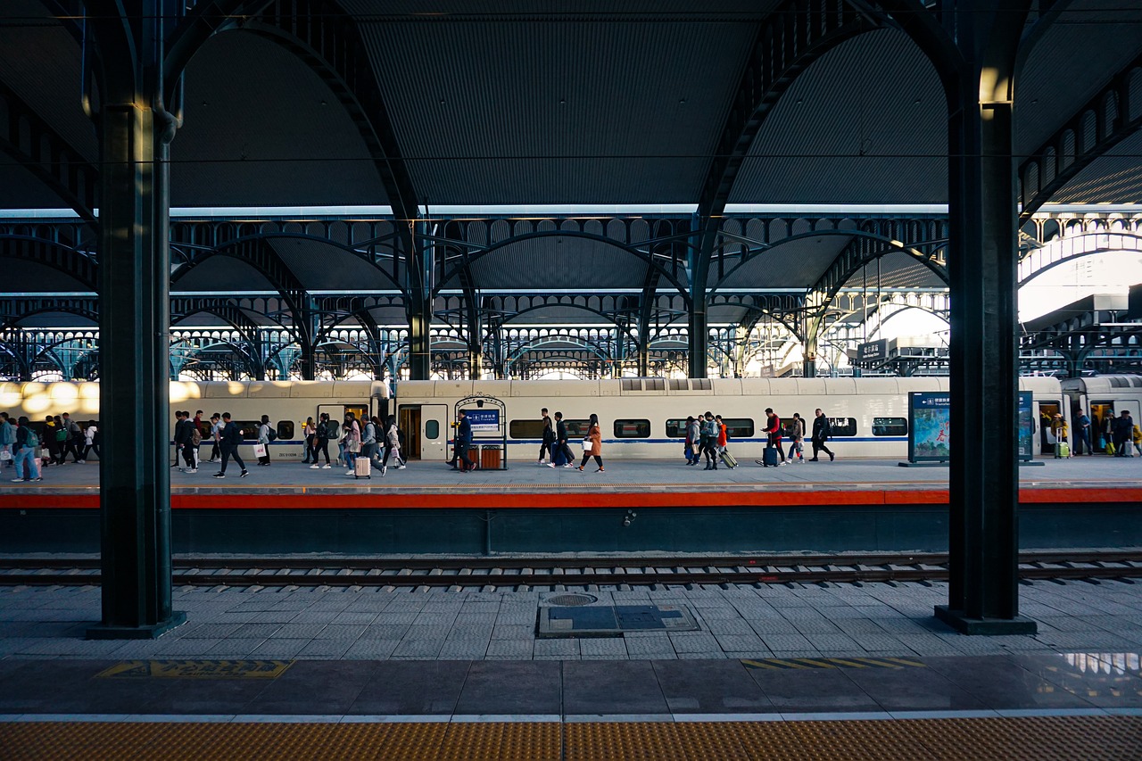 découvrez des voyages en train pittoresques à travers des paysages à couper le souffle. embarquez pour une aventure inoubliable, où chaque virage révèle des panoramas époustouflants et des expériences immersives en pleine nature.
