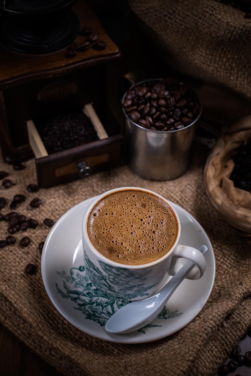 découvrez l'univers fascinant de la culture du café, où tradition et innovation se rencontrent. explorez les origines du café, les méthodes de préparation variées et les rituels associés à cette boisson prisée à travers le monde.