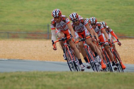 découvrez le monde du cyclisme avec nos conseils, astuces et itinéraires. que vous soyez débutant ou expert, trouvez tout ce dont vous avez besoin pour profiter pleinement de vos sorties à vélo.