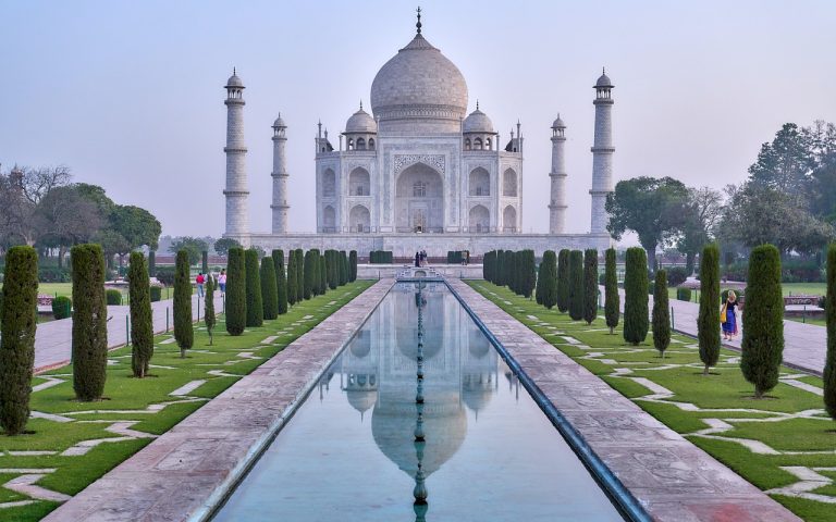 découvrez l'importance du patrimoine culturel, un héritage précieux qui façonne notre identité, préserve nos traditions et enrichit notre créativité. explorez les différentes facettes de ce trésor historique à travers le monde.