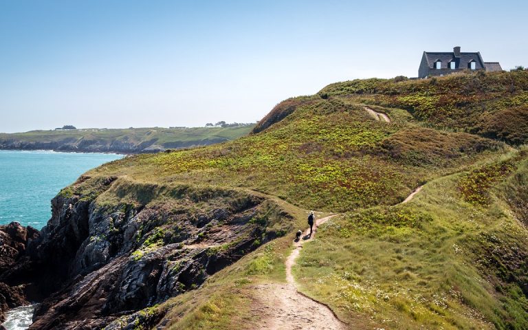 découvrez l'aventure ultime avec notre guide sur le trekking. explorez des paysages à couper le souffle, des sentiers variés et des conseils pratiques pour vivre une expérience inoubliable en pleine nature. préparez-vous à vous dépasser et à créer des souvenirs durables.