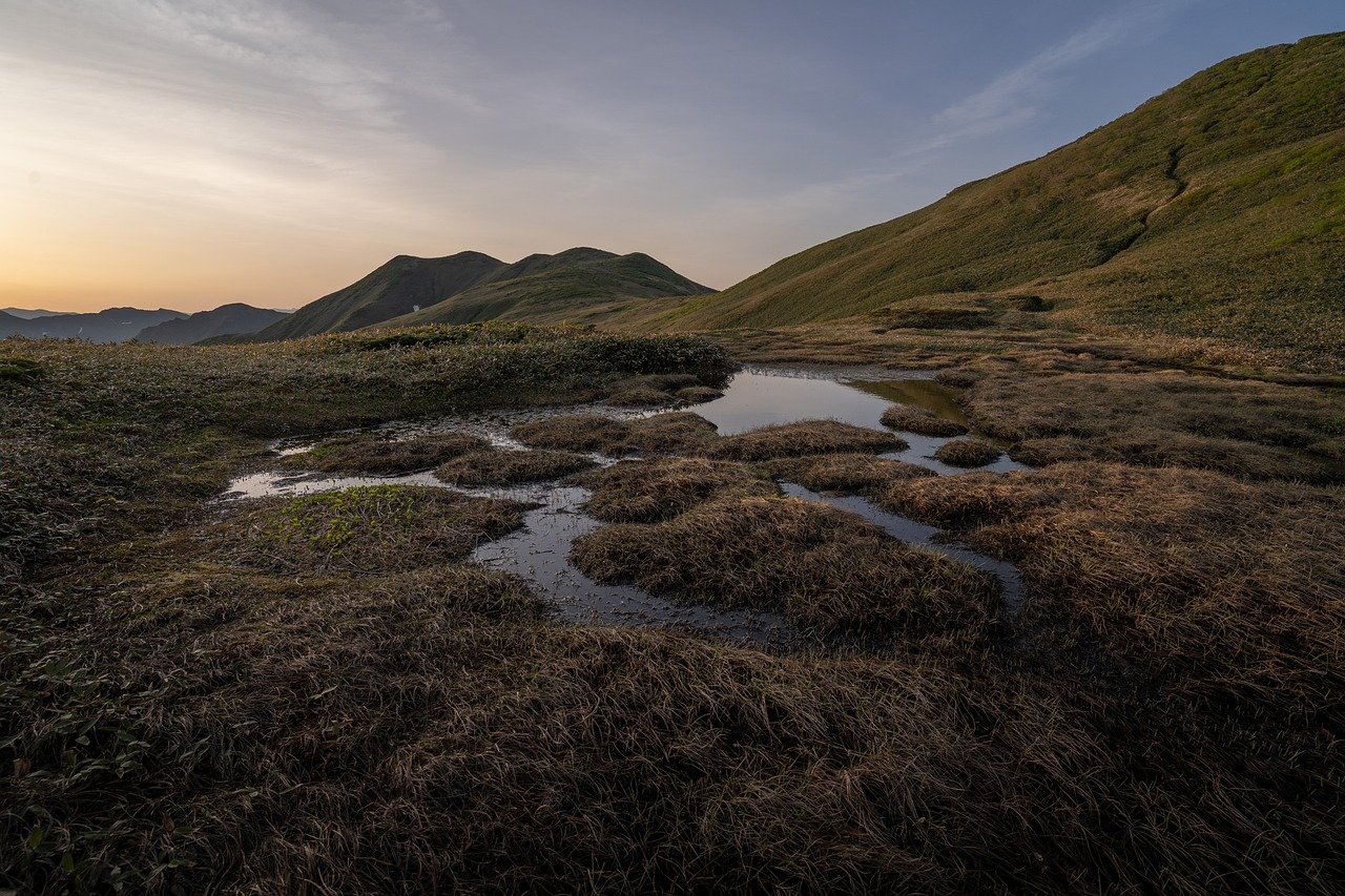 découvrez l'aventure ultime avec notre guide sur l'exploration des montagnes. partez à la conquête des sommets, profitez de paysages époustouflants et vivez des moments inoubliables en pleine nature.