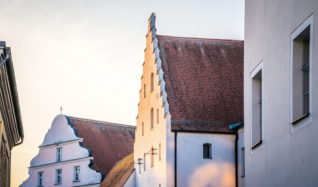découvrez les bâtiments historiques qui témoignent du riche patrimoine architectural. plongez dans l'histoire à travers des édifices majestueux et des monuments emblématiques qui racontent des récits fascinants.