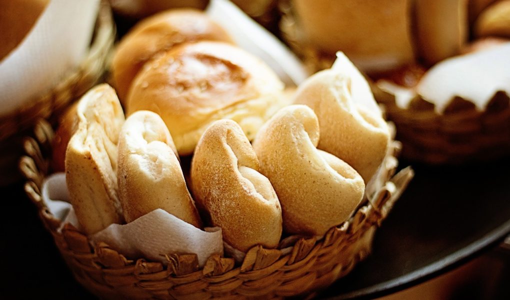 découvrez l'authenticité des boulangeries artisanales, où chaque pain est préparé avec passion et savoir-faire. savourez des créations uniques, faites avec des ingrédients de qualité, pour une expérience gustative inoubliable. plongez dans l'univers du bon pain fait maison!